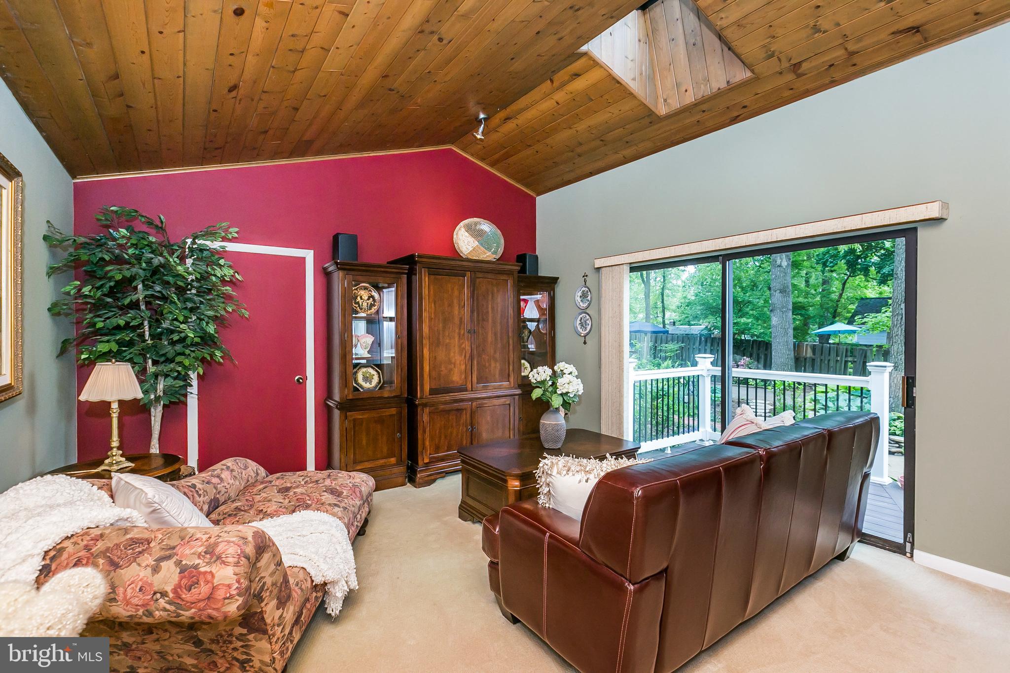 2103 Oak Lodge Road Catonsville, MD 21228 - Photo 25 of 39 Vaulted ceiling, skylight, walk-in closet