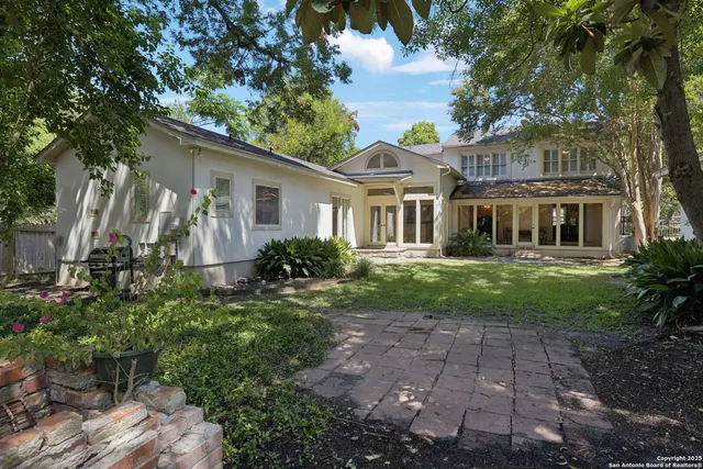 $1,195,000 | 420 Grandview Place, Terrell Hills, TX 78209