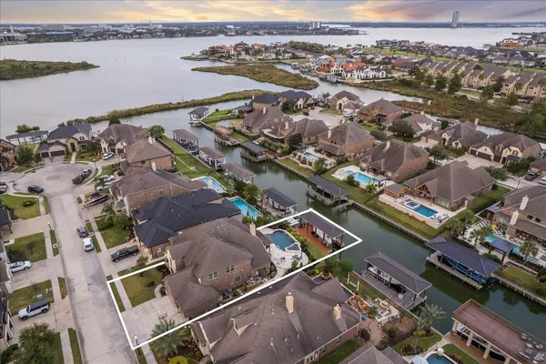 $1,125,000 | 848 Signature Cove, League City, TX 77573