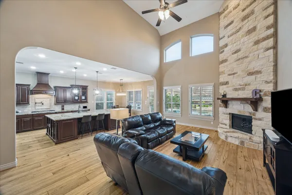 $1,125,000 | 848 Signature Cove, League City, TX 77573