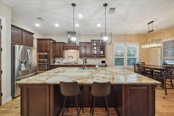 $1,125,000 | 848 Signature Cove, League City, TX 77573