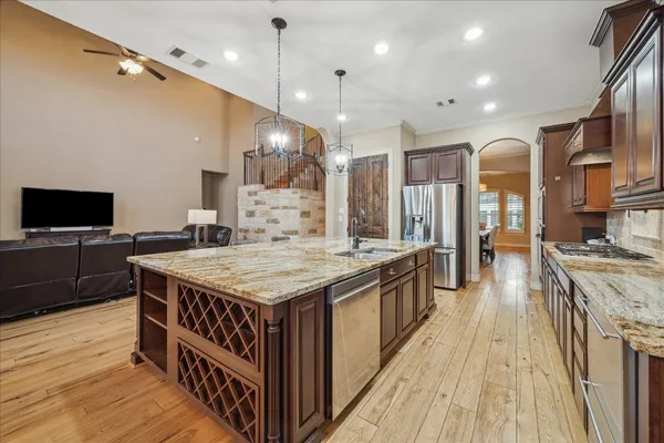 $1,125,000 | 848 Signature Cove, League City, TX 77573