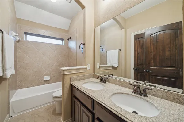 $1,125,000 | 848 Signature Cove, League City, TX 77573