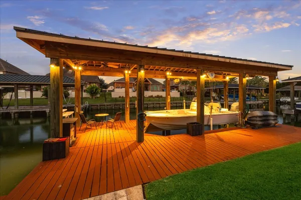 $1,125,000 | 848 Signature Cove, League City, TX 77573