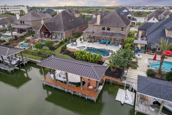 $1,125,000 | 848 Signature Cove, League City, TX 77573