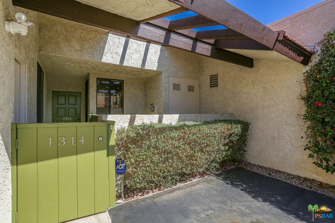 1314 East Andreas Road Palm Springs, CA 92262 - Photo 3 of 34