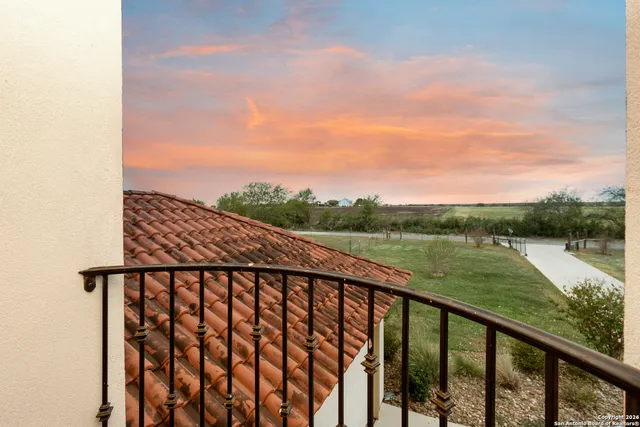 a view of a house with a big yard
