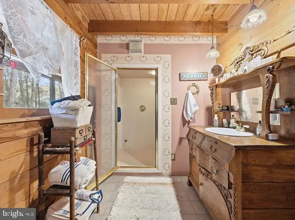 a view of a storage & utility room