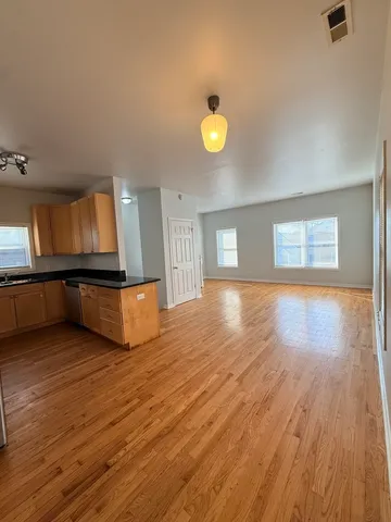 $1,850 | 6823 South Dorchester Avenue, Unit 3, Chicago, IL 60637