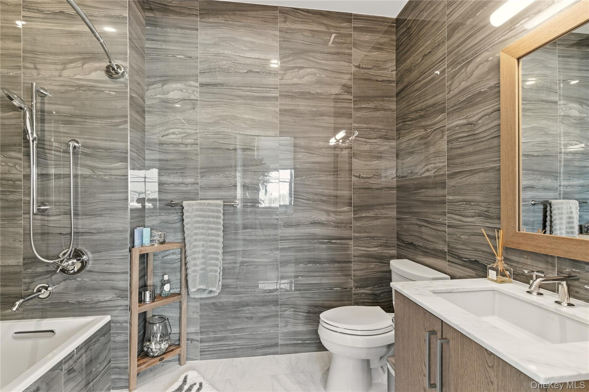 100 Garvies Point Road, Unit 1033 Glen Cove, NY 11542 - Photo 20 of 30