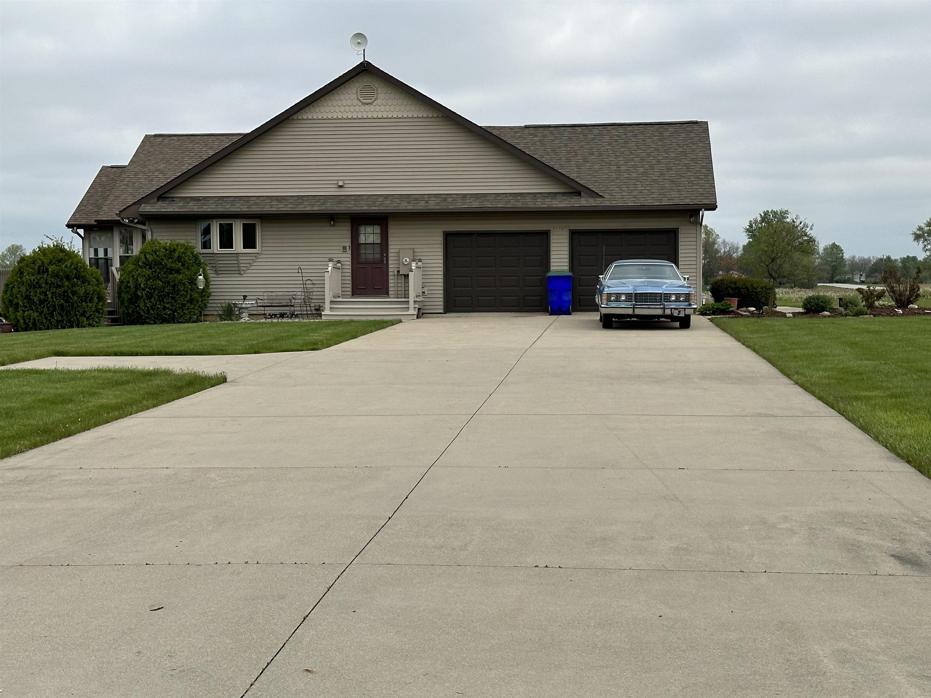 21727 Hurshtown Road Grabill, IN 46741 - Photo 2 of 34