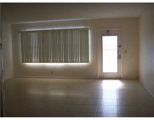 2009 Lincoln A, Unit 2009 Boca Raton, FL 33434 - Photo 3 of 5 Additional Photo