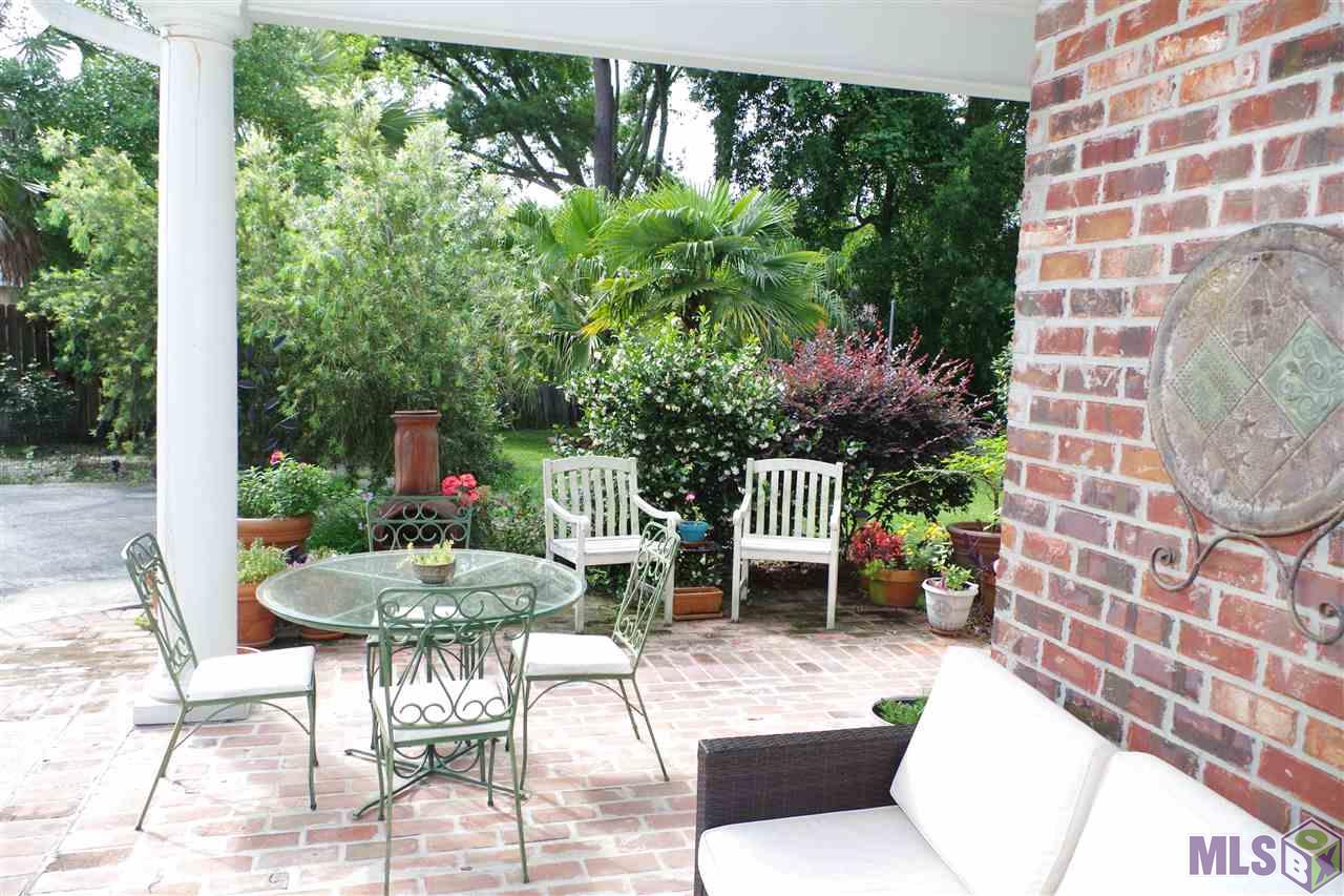 1518 Heatherview Court Baton Rouge, LA 70815 - Photo 8 of 27 Back covered Patio
