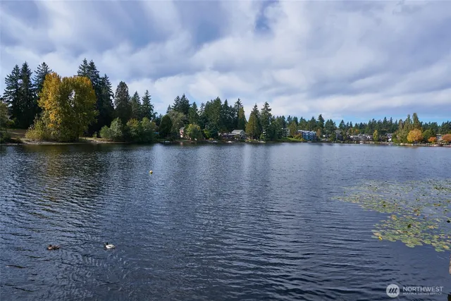 a view of a tennis court