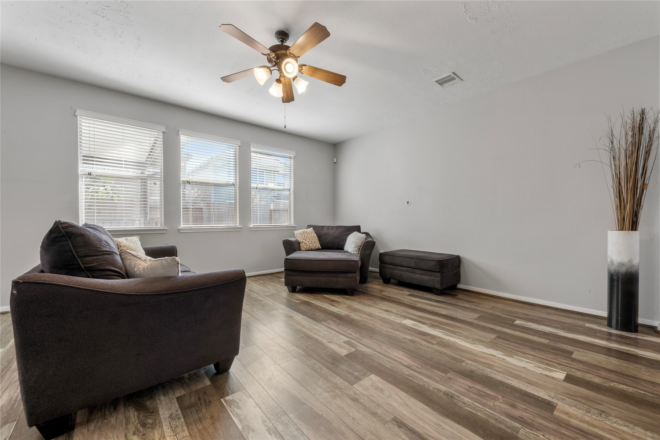 6354 Wilshire Ridge Houston, TX 77040 - Photo 6 of 21