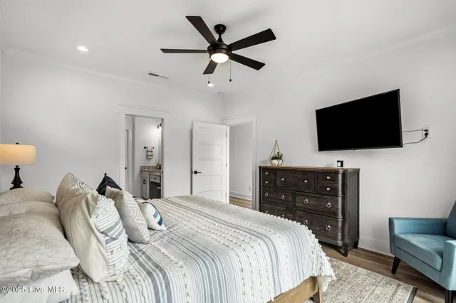 $1,320,000 | 402 17th Street, Sunset Beach, NC 28468