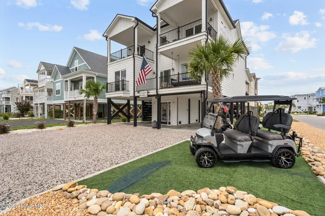 $1,320,000 | 402 17th Street, Sunset Beach, NC 28468