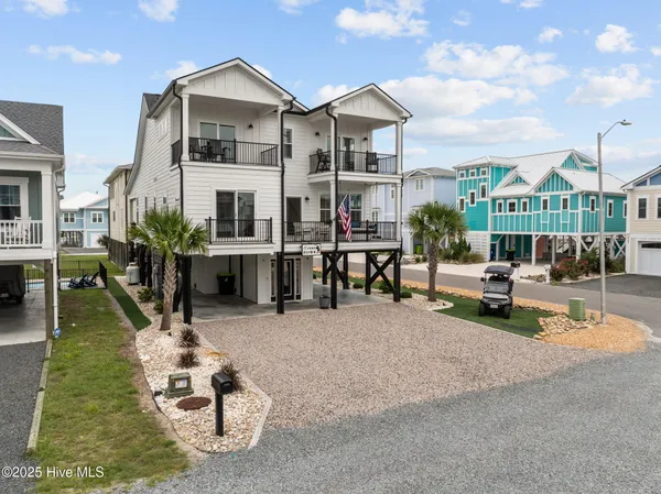 $1,320,000 | 402 17th Street, Sunset Beach, NC 28468