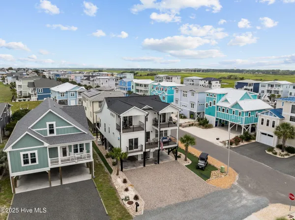 $1,320,000 | 402 17th Street, Sunset Beach, NC 28468