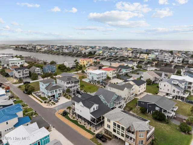 $1,320,000 | 402 17th Street, Sunset Beach, NC 28468
