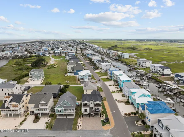 $1,320,000 | 402 17th Street, Sunset Beach, NC 28468