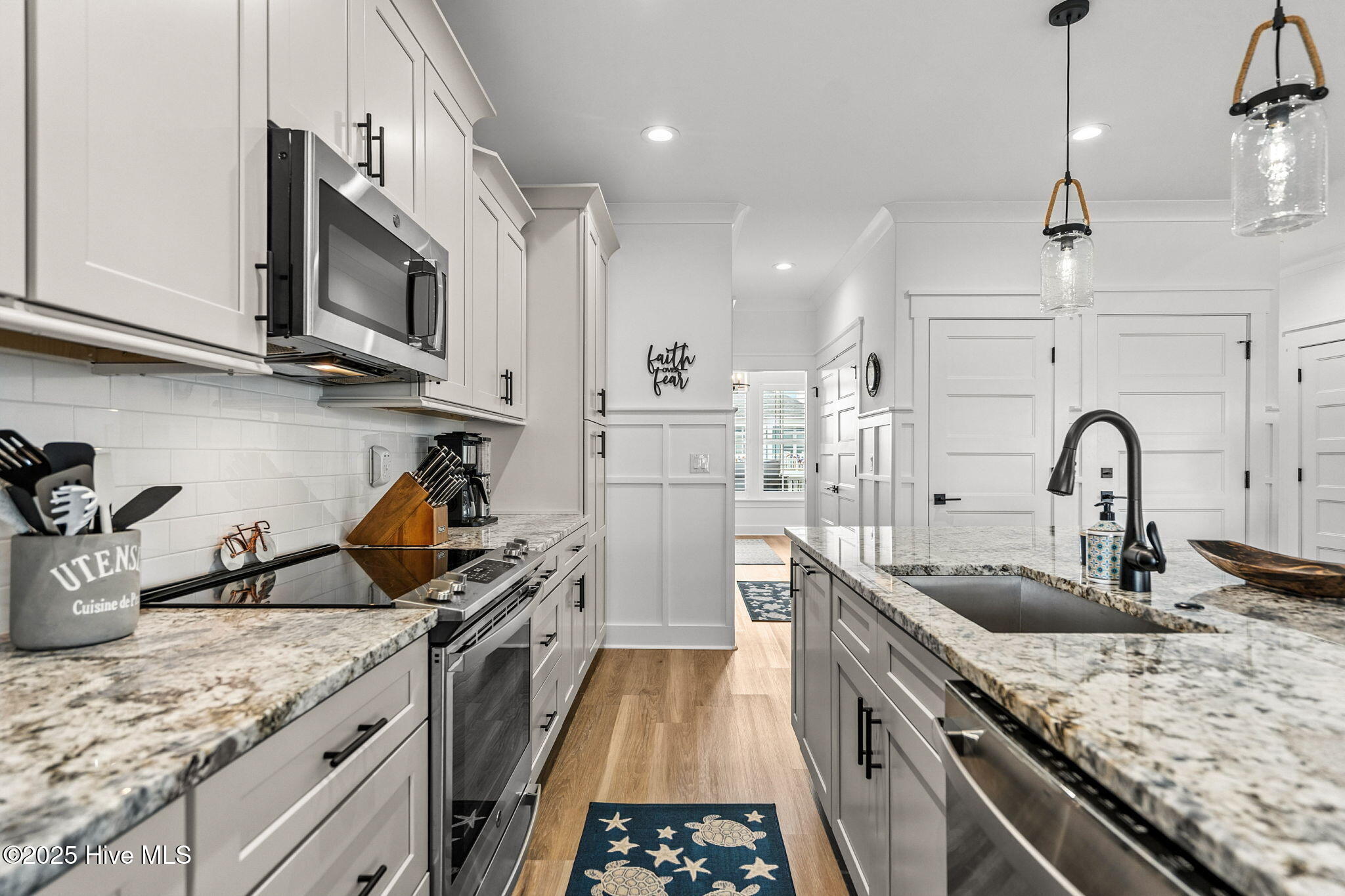 402 17th Street Sunset Beach, NC 28468 - Photo 5 of 47 32-web-or-mls-DSC05742