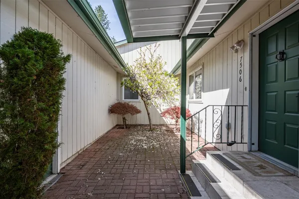 $325,000 | 7506 West Johannsen Avenue, Nine Mile Falls, WA 99026