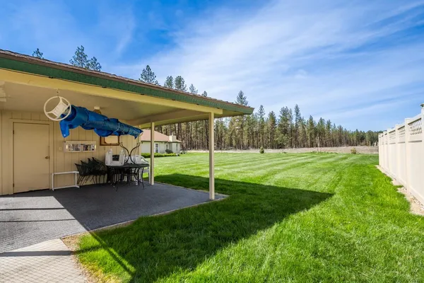 $325,000 | 7506 West Johannsen Avenue, Nine Mile Falls, WA 99026