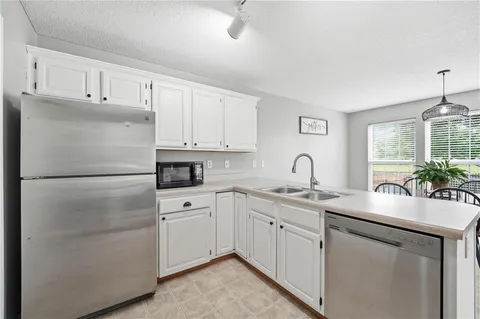 $260,000 | 21691 South Main Street, Spring Hill, KS 66083