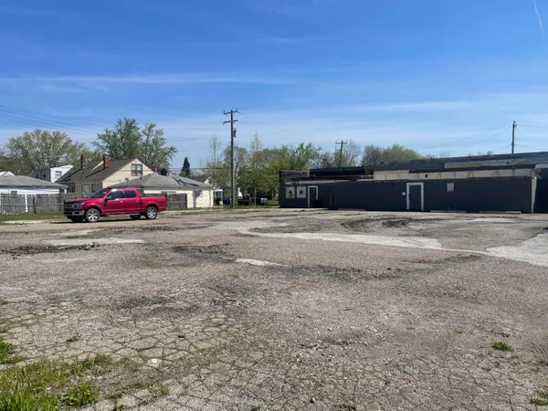$157,800 | 22110 West Warren Avenue, Redford, MI 48239