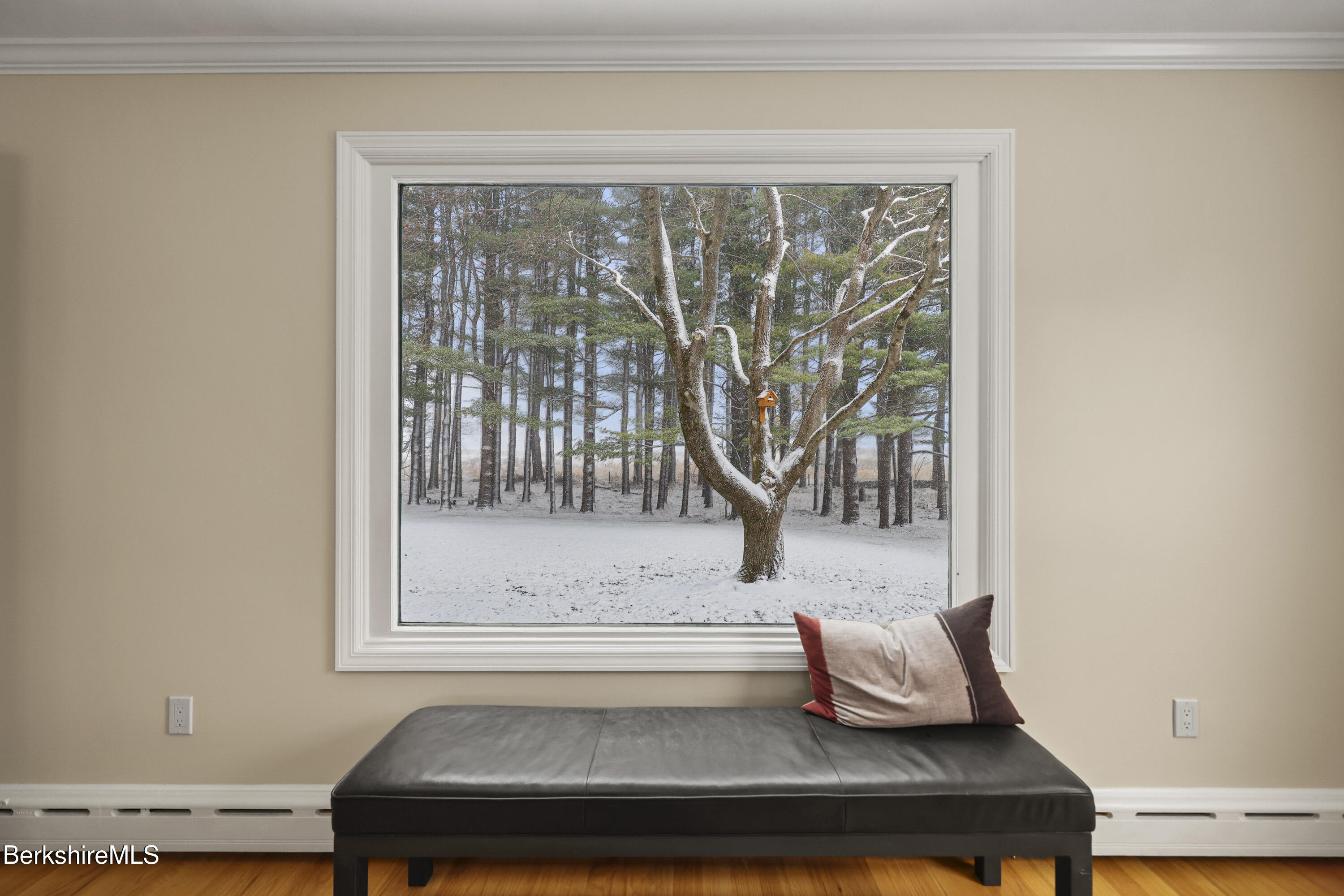 69 Gravesleigh Terrace Pittsfield, MA 01201 - Photo 16 of 84 70 Living Room View