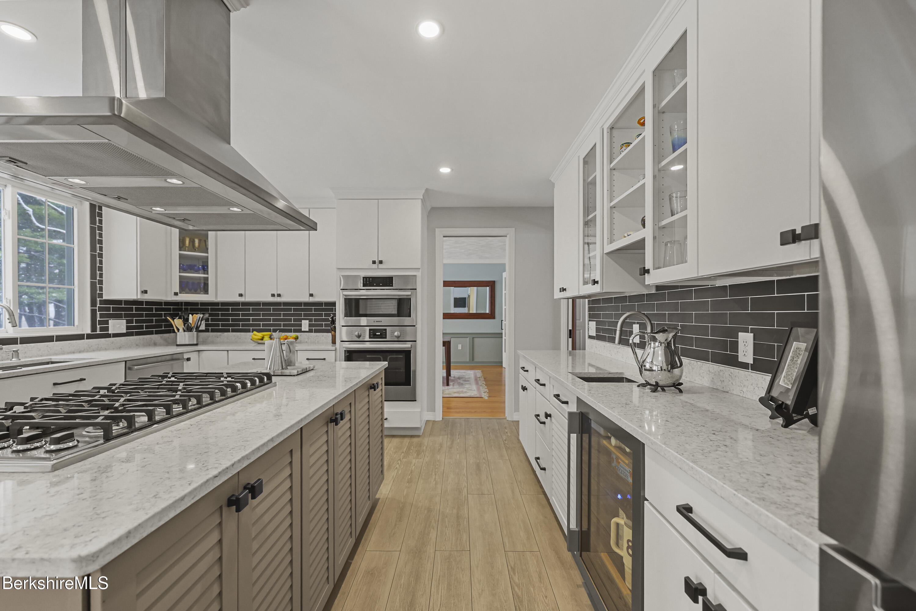 69 Gravesleigh Terrace Pittsfield, MA 01201 - Photo 29 of 84 10 Kitchen