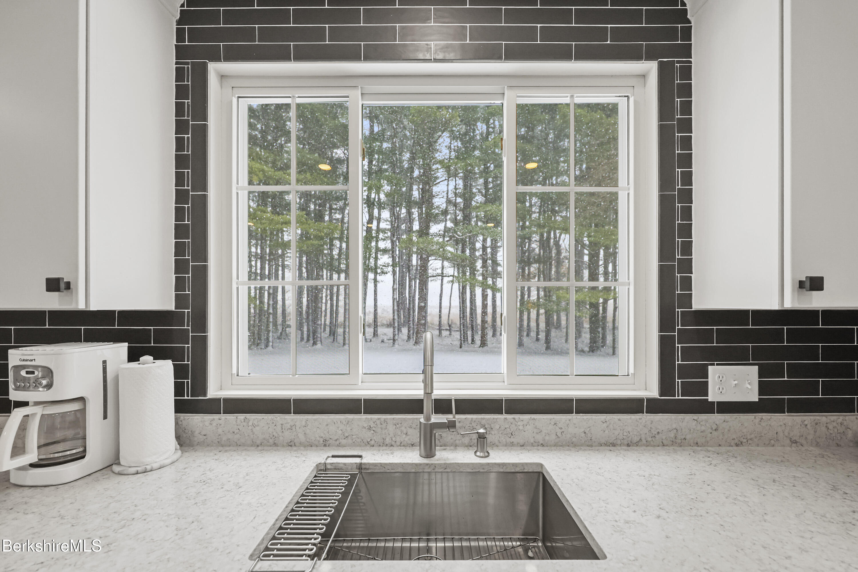 69 Gravesleigh Terrace Pittsfield, MA 01201 - Photo 35 of 84 45 Kitchen View