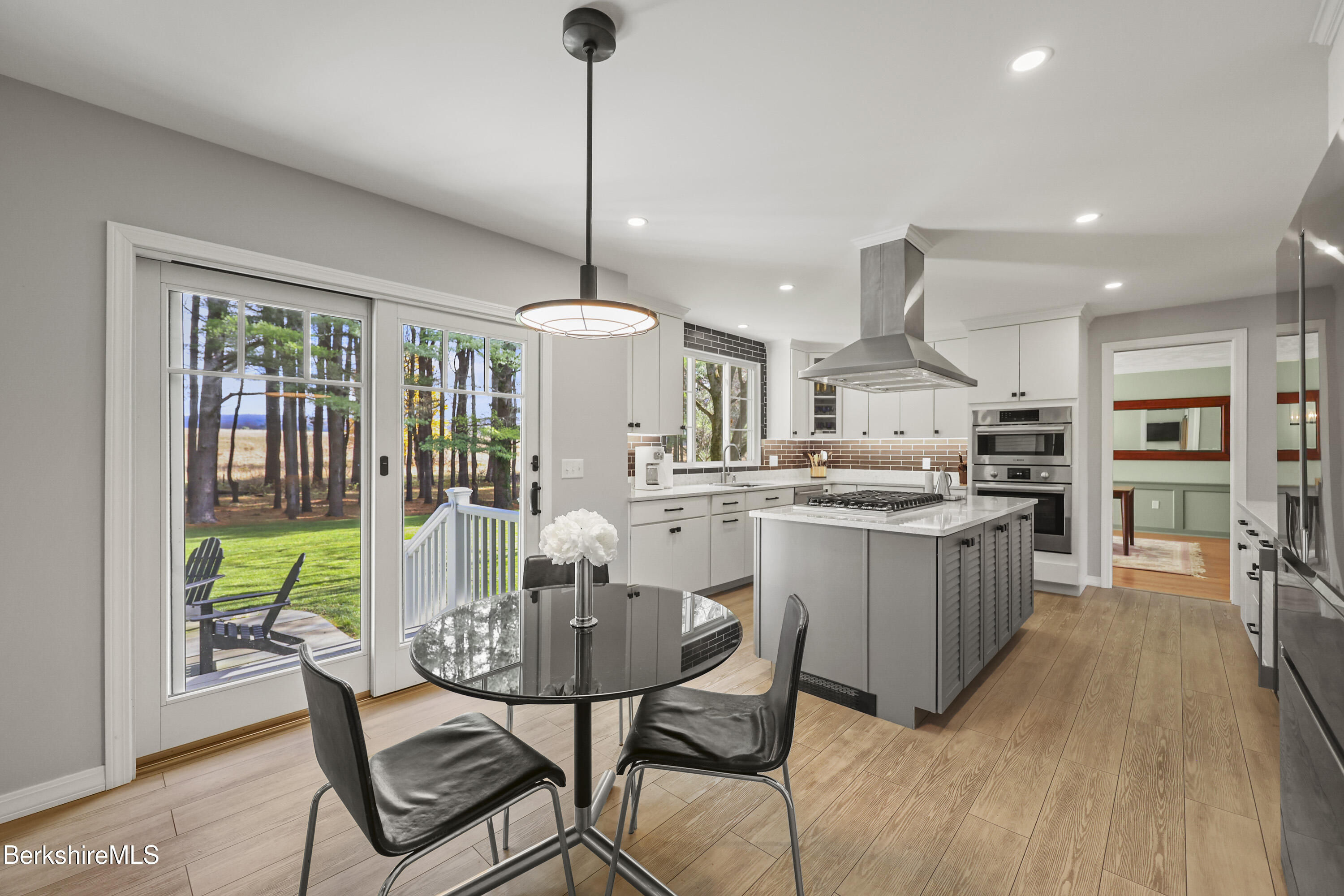 69 Gravesleigh Terrace Pittsfield, MA 01201 - Photo 36 of 84 140 Breakfast Area