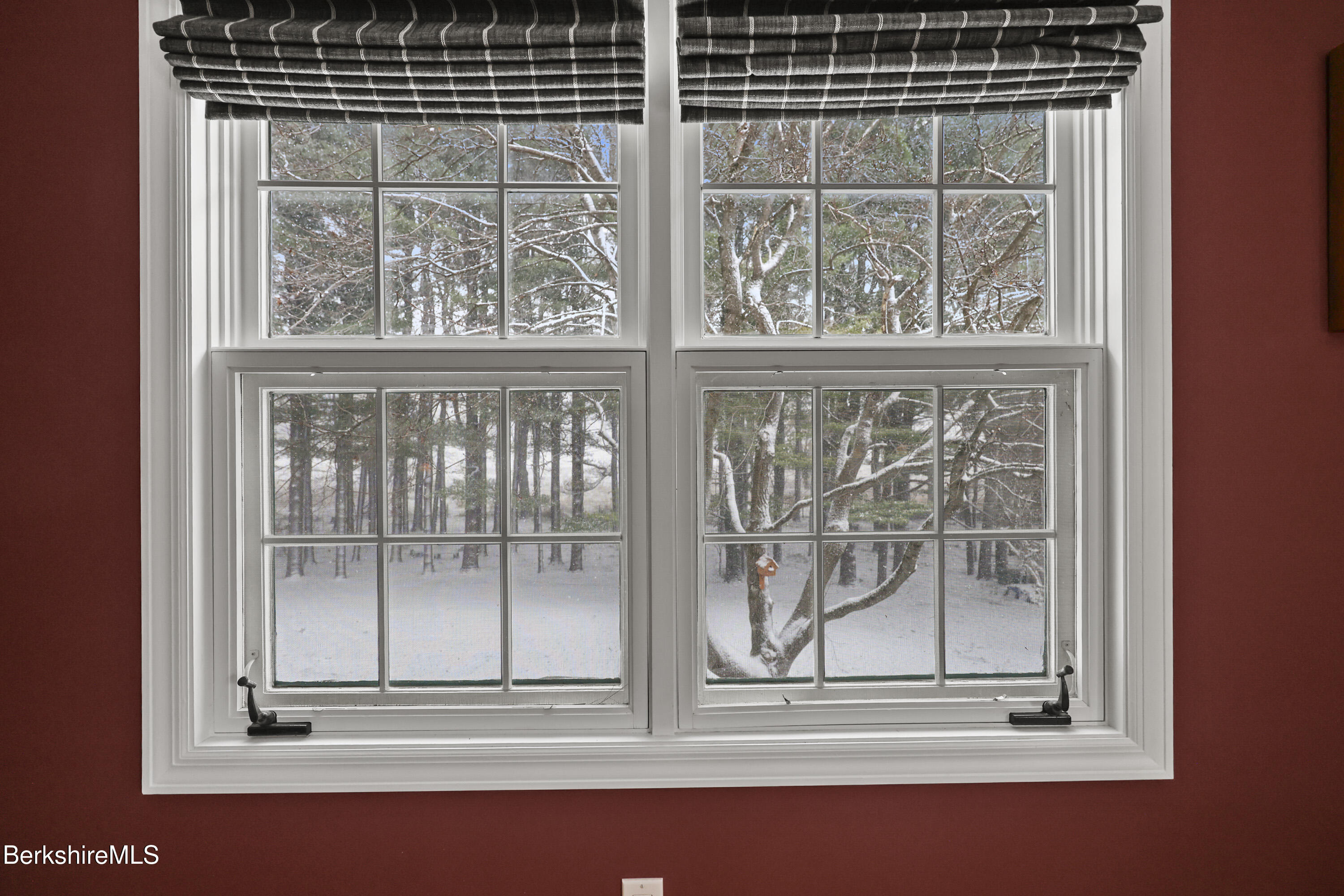 69 Gravesleigh Terrace Pittsfield, MA 01201 - Photo 49 of 84 a view of a window