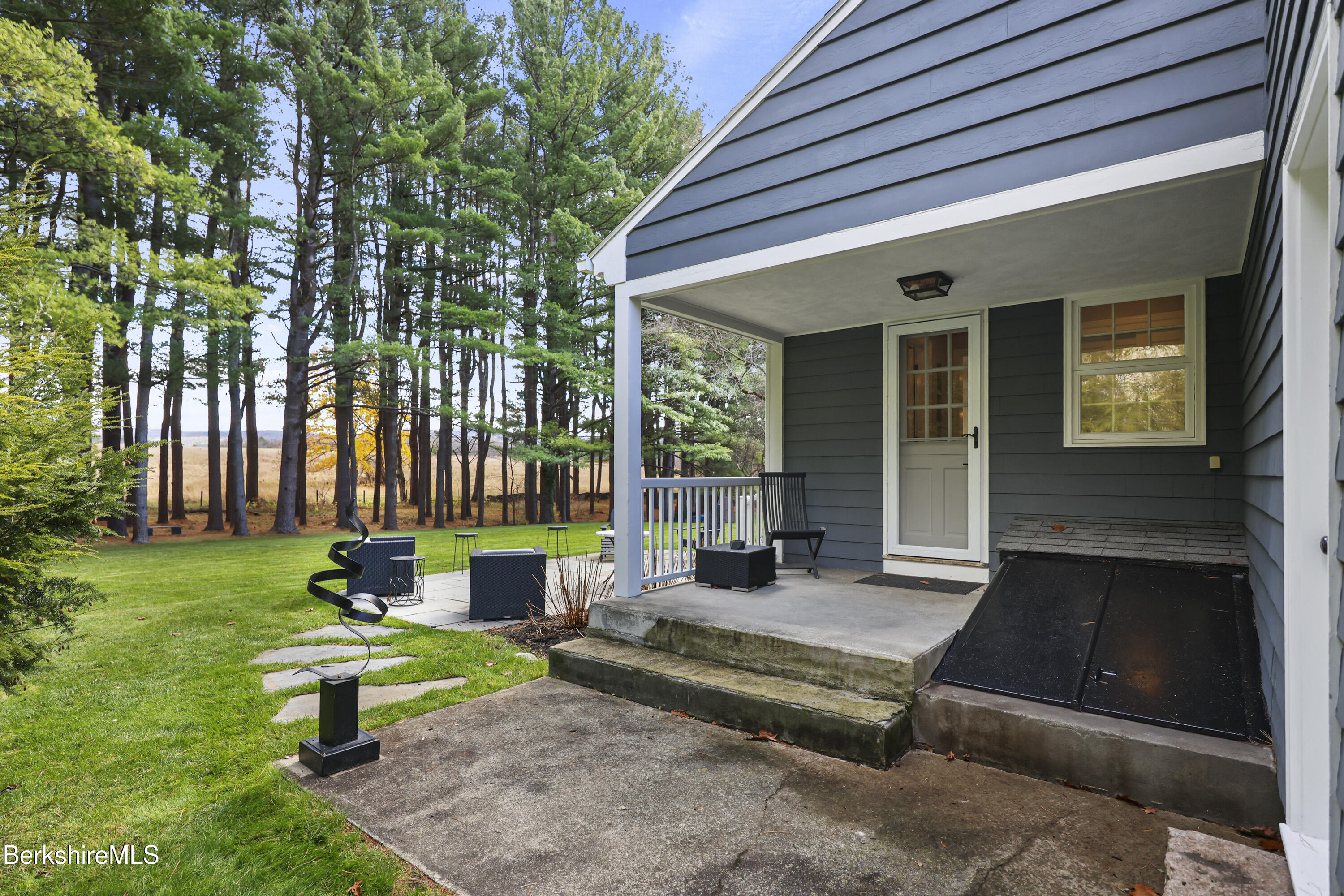 69 Gravesleigh Terrace Pittsfield, MA 01201 - Photo 74 of 84 350 Side Entrance