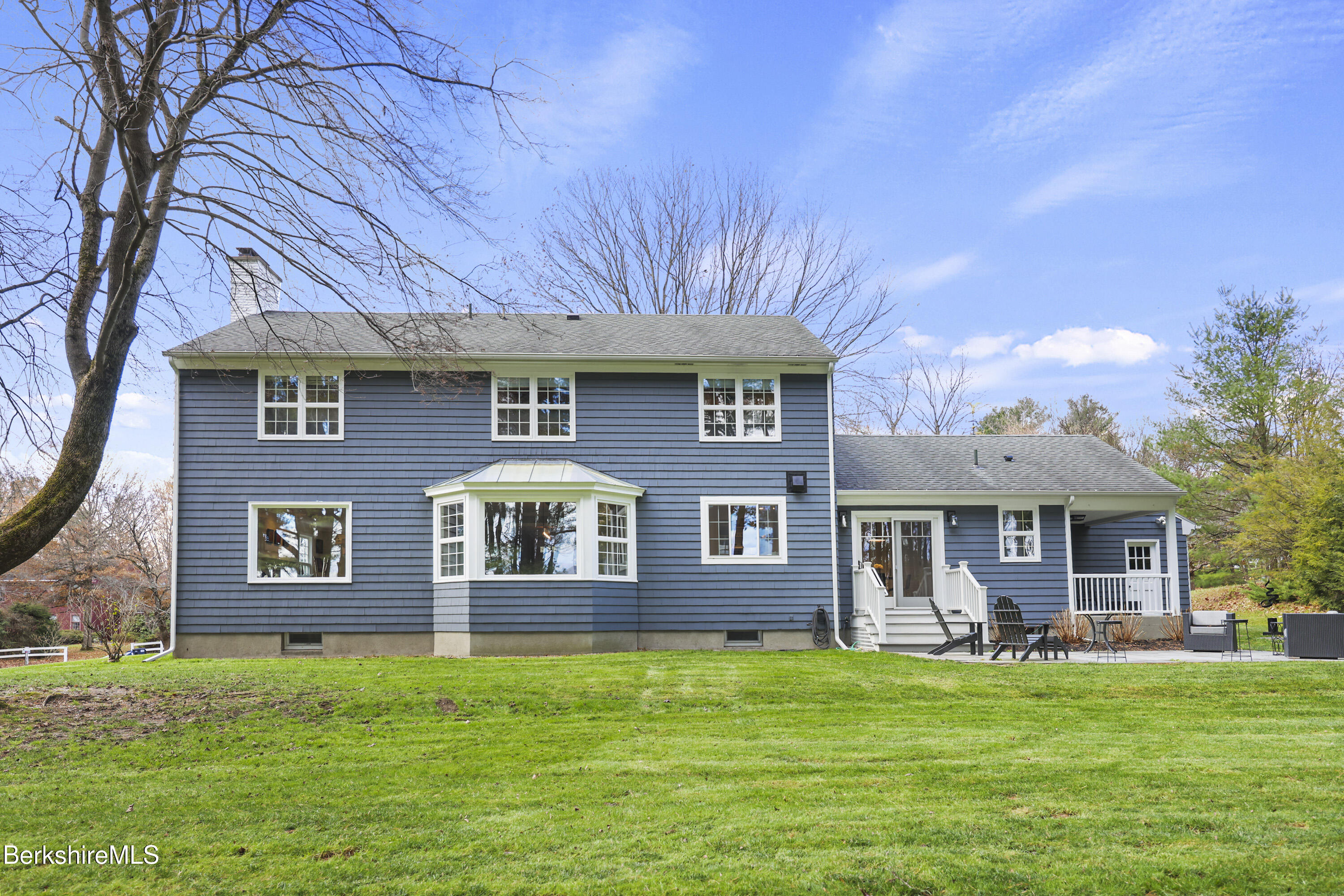 69 Gravesleigh Terrace Pittsfield, MA 01201 - Photo 76 of 84 360 Exterior Back