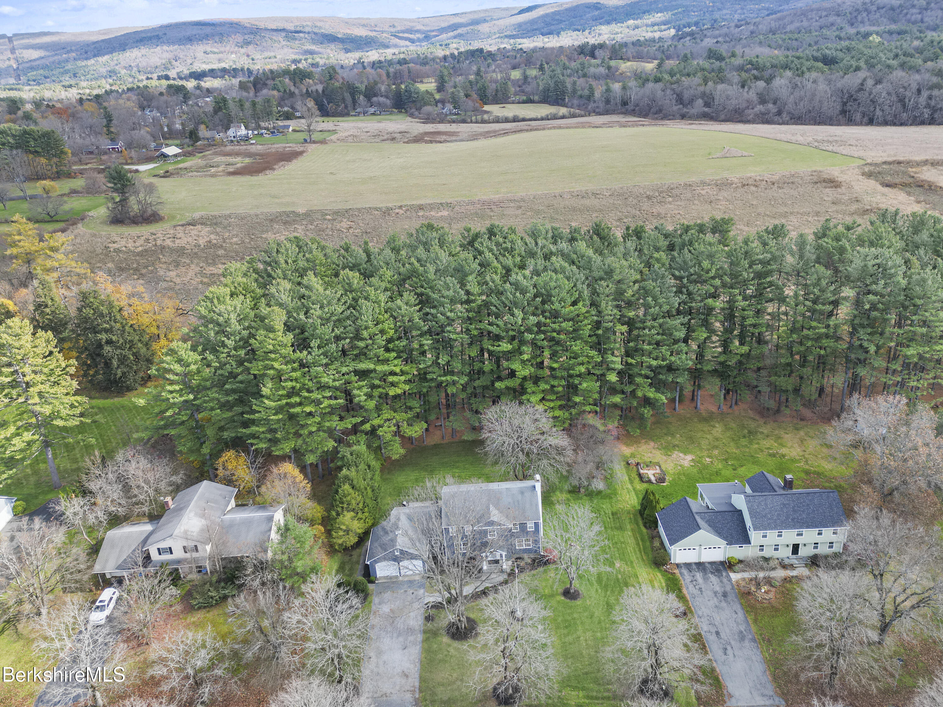 69 Gravesleigh Terrace Pittsfield, MA 01201 - Photo 84 of 84 915 Aerial View