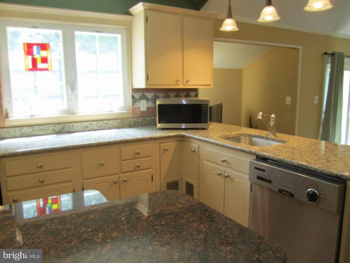 404 Devon Drive Exton, PA 19341 - Photo 5 of 21 Kitchen