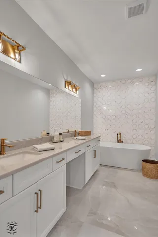 $639,900 | 8855 Milwaukee Breakwater Drive, Frankfort, IL 60423