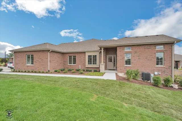 $639,900 | 8855 Milwaukee Breakwater Drive, Frankfort, IL 60423