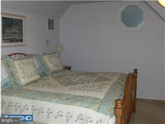 29 Hobbs Road Trenton, NJ 08619 - Photo 11 of 12 Bedroom - Main
