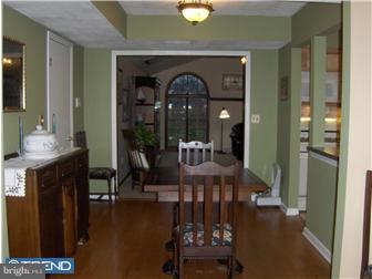 29 Hobbs Road Trenton, NJ 08619 - Photo 7 of 12 Dining Room