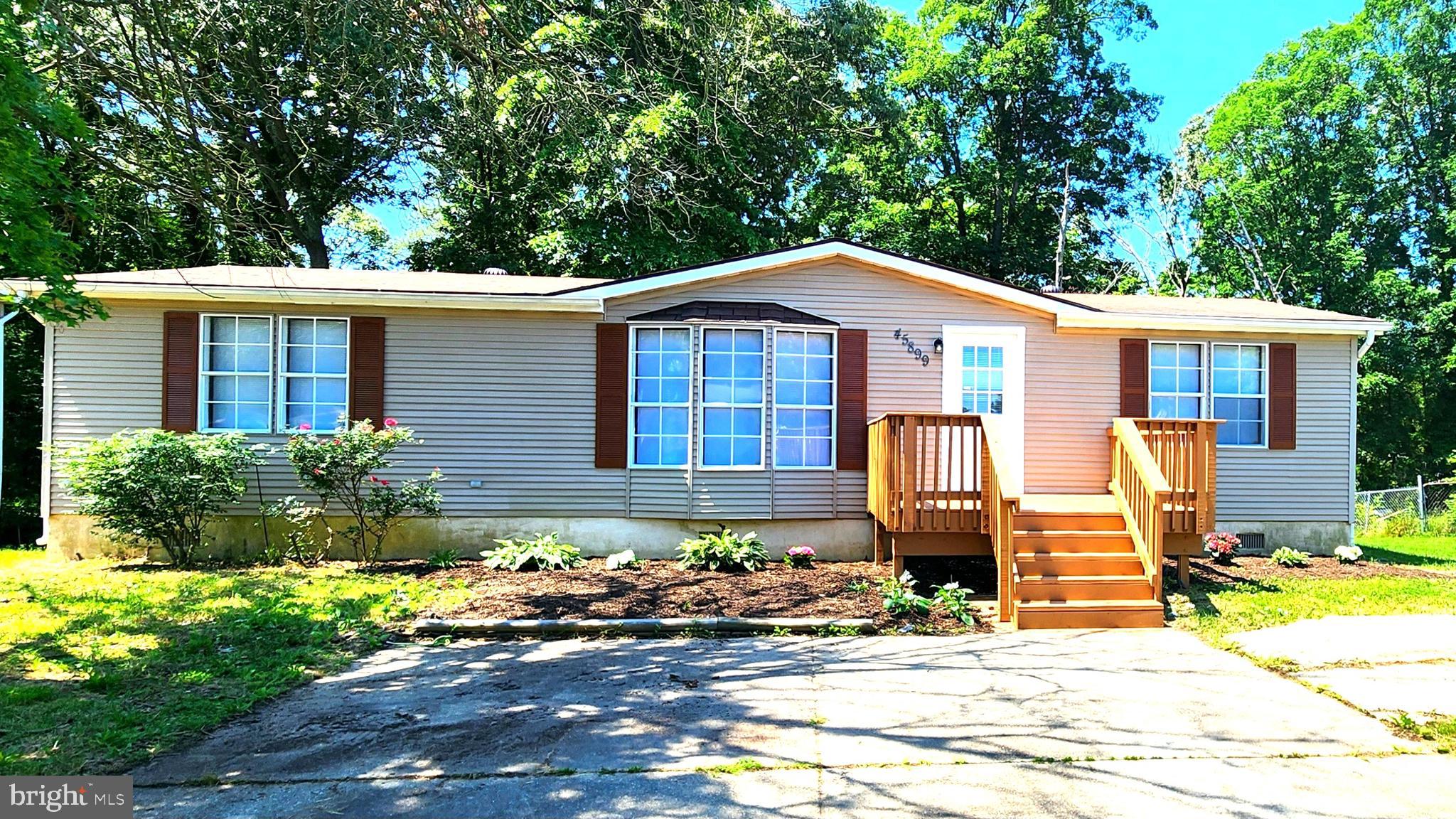 45899 South Springsteen Ct