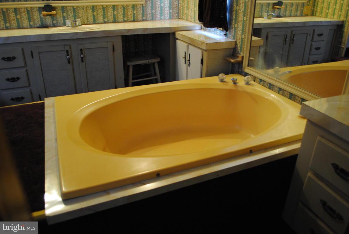 43 Oak Road Elizabethtown, PA 17022 - Photo 12 of 58 Gallery Image 12