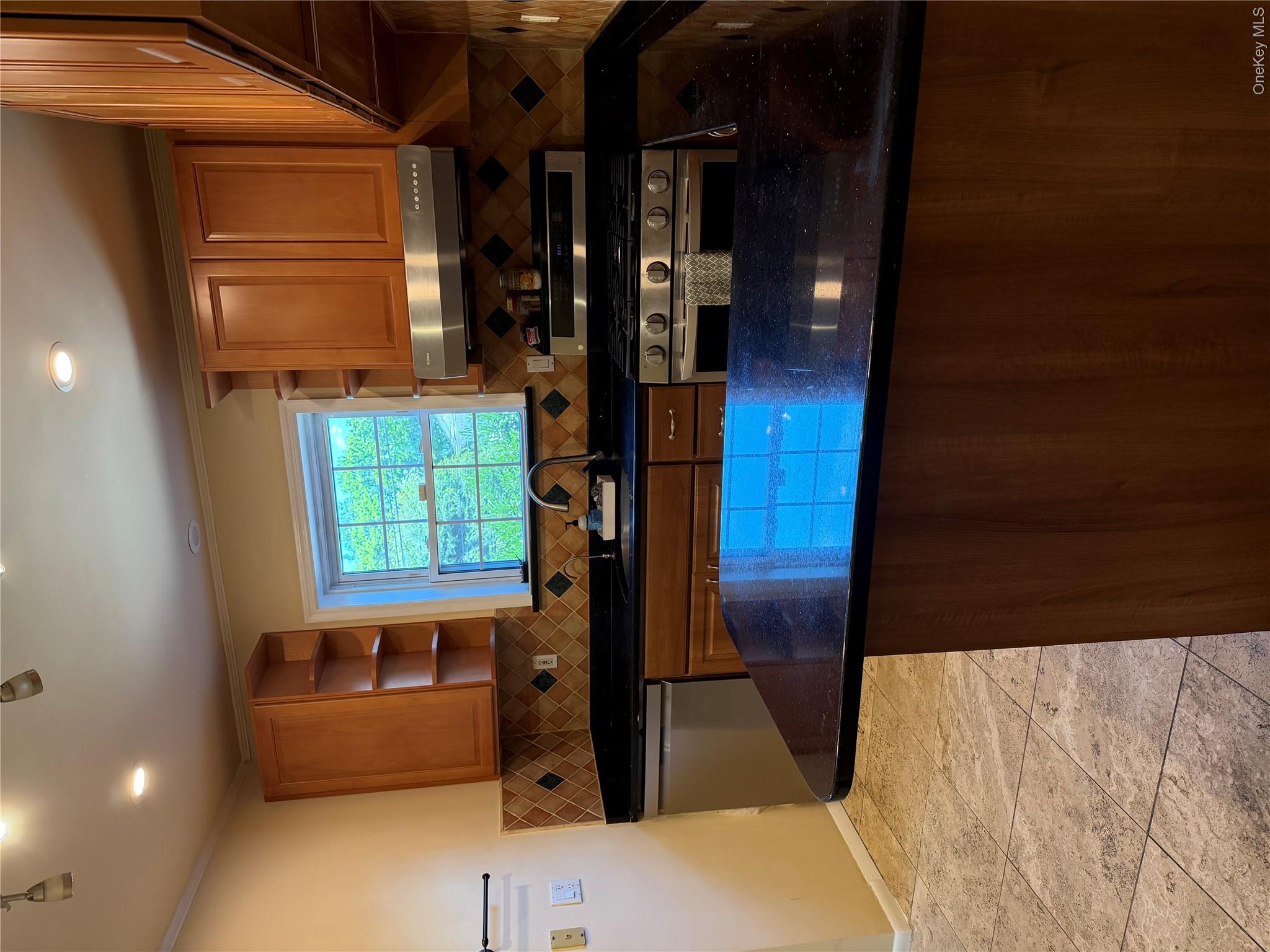 27 Upland Road Great Neck, NY 11020 - Photo 8 of 13