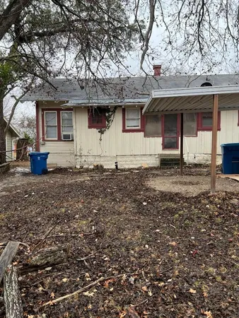 $1,100 | 820 Wheless Avenue, Kerrville, TX 78028