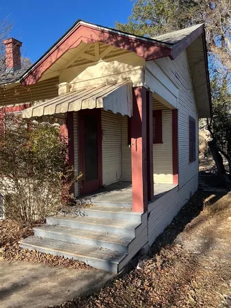 $1,100 | 820 Wheless Avenue, Kerrville, TX 78028