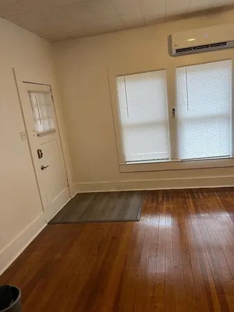 $1,100 | 820 Wheless Avenue, Kerrville, TX 78028