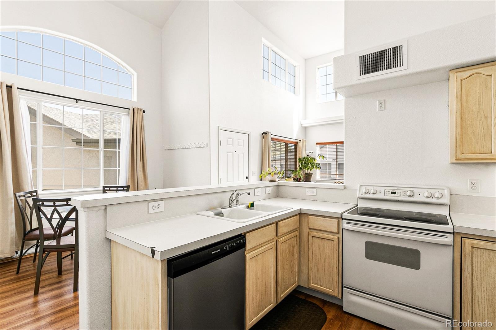 1435 South Chambers Road, Unit 106 Aurora, CO 80017 - Photo 14 of 33 Gallery Image 14
